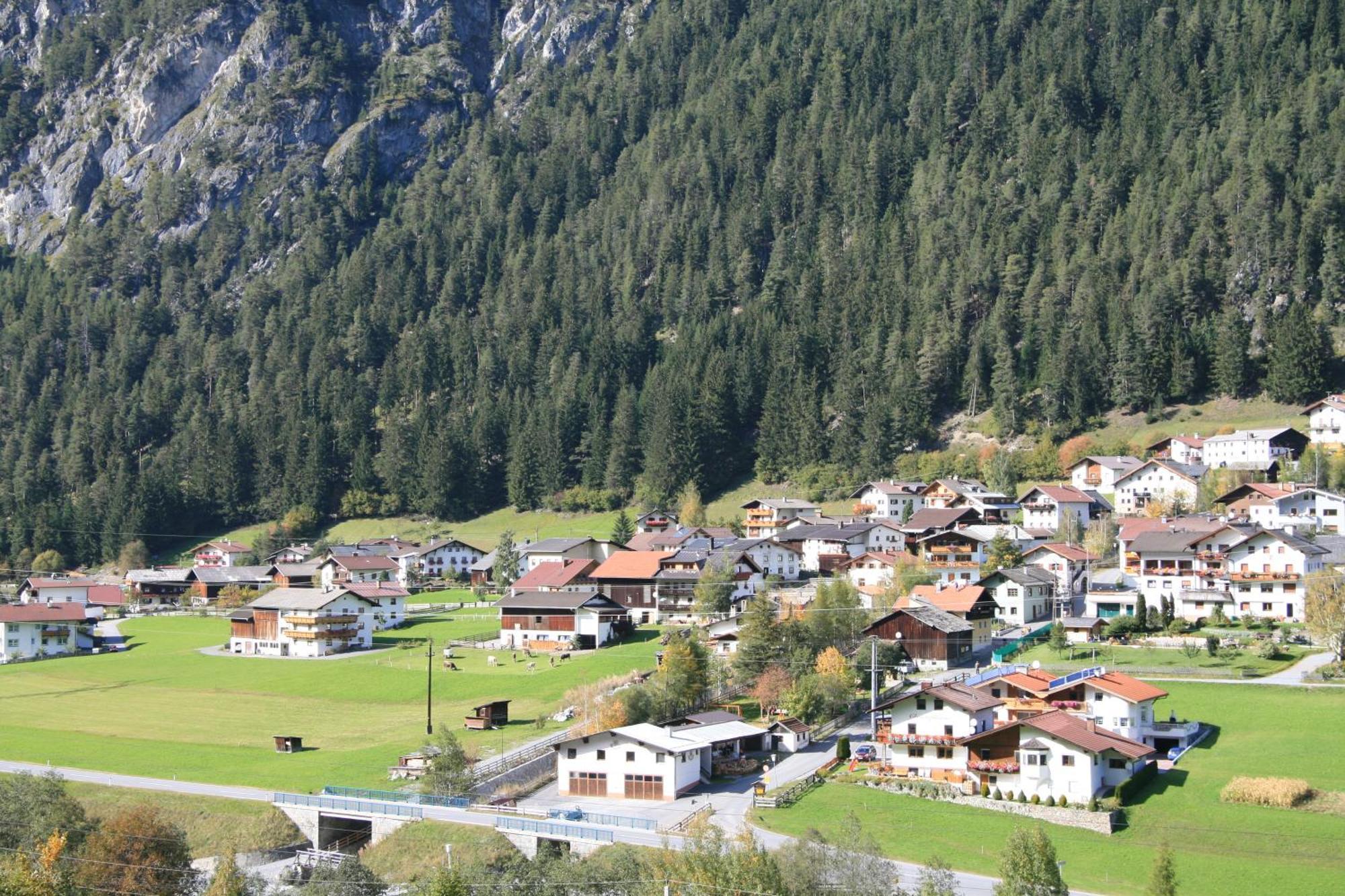 Hotel Traube Pettneu am Arlberg Extérieur photo